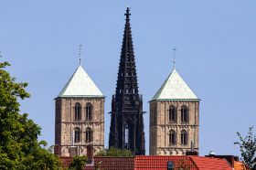 Gerhard_Optische TÃ¤uschung_KirchtÃ¼rme MÃ¼nster.jpg